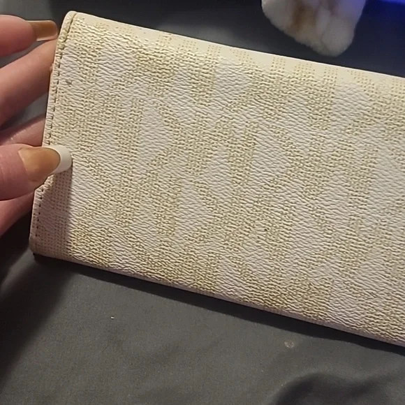 Michael Kors Wallet - Picture 2 of 9